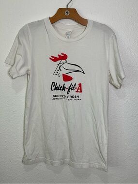 Chick-fil-A Men's White Logo Short Sleeve T-Shirt